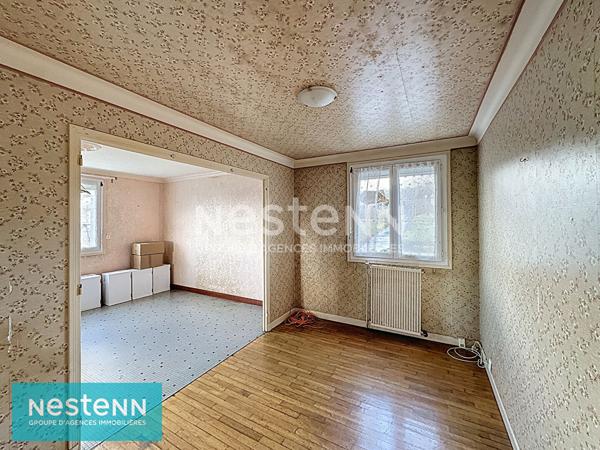 Maison plein centre bourg de Plaintel, 3 chambres, beaux volumes sur sous-sol total !