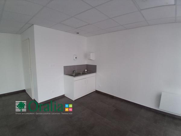 Local commercial · Location Jassans Riottier (01480) 78m²