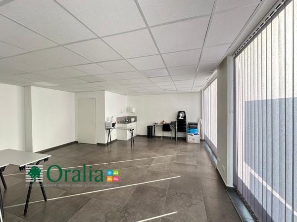 Local commercial · Location Jassans Riottier (01480) 78m²