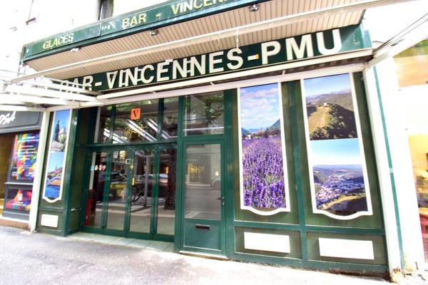 Immeuble mixte en hypercentre avec local commercial et duplex de caractère -Digne-Les-Bains (04)