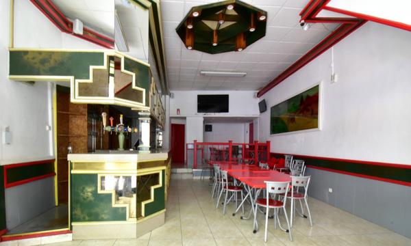 Immeuble mixte en hypercentre avec local commercial et duplex de caractère -Digne-Les-Bains (04)