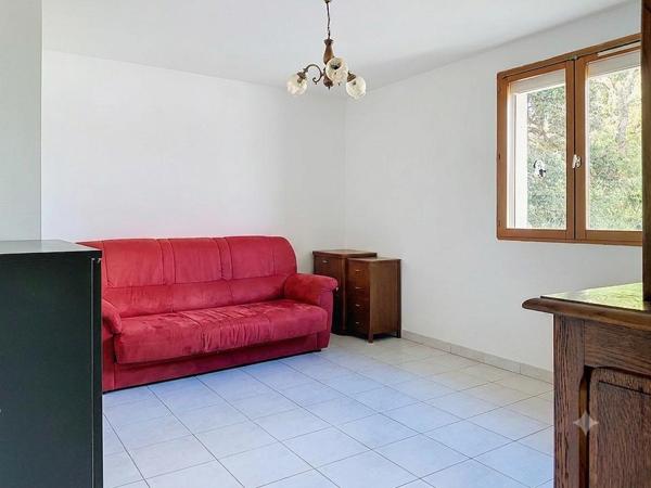 Maison
         6 pièces
        - 171 m² 210 000 € *