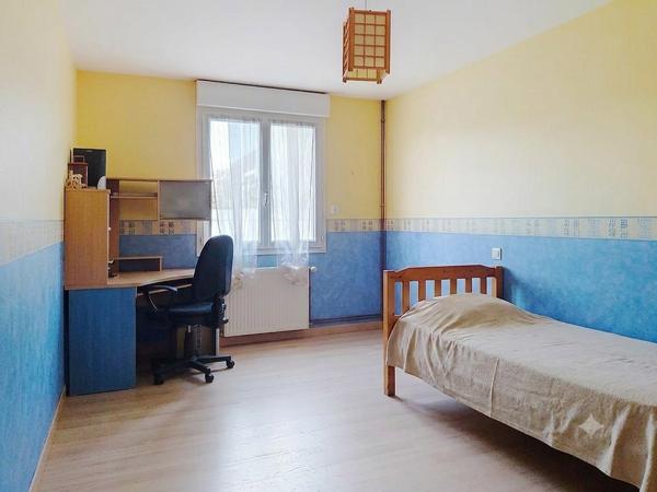 Maison
         6 pièces
        - 171 m² 210 000 € *