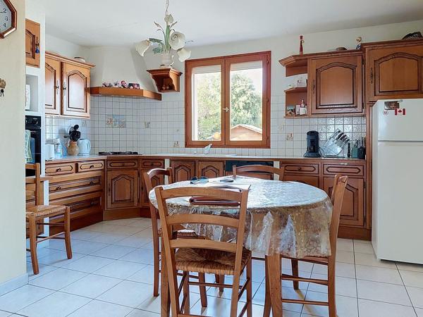 Maison
         6 pièces
        - 171 m² 210 000 € *