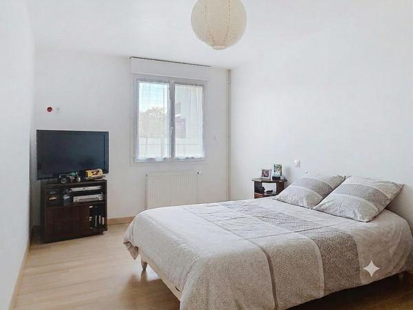 Maison
         6 pièces
        - 171 m² 210 000 € *