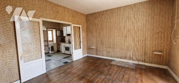 Maison à Vendre à Thouars (79100), à proximité du centre ville et des écoles,