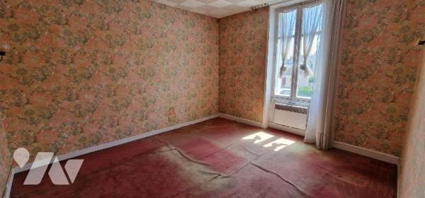 Maison à Vendre à Thouars (79100), à proximité du centre ville et des écoles,