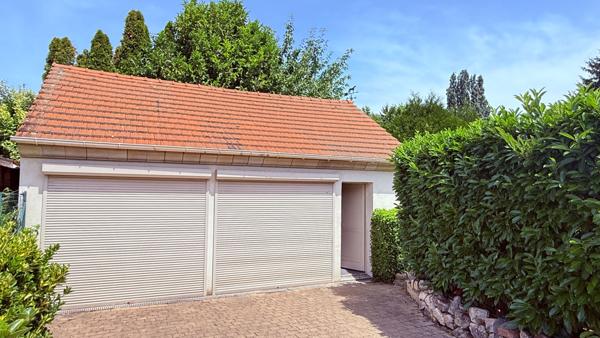 BORNEL, Maison contemporaine 6 pièces, séjour triple, 3 chambres, dble garage, jardin