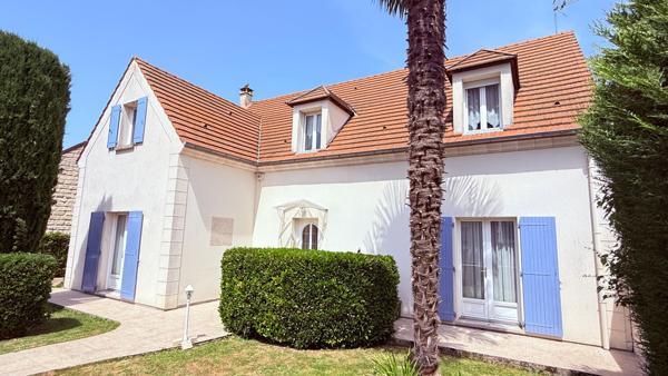 BORNEL, Maison contemporaine 6 pièces, séjour triple, 3 chambres, dble garage, jardin