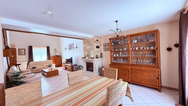 BORNEL, Maison contemporaine 6 pièces, séjour triple, 3 chambres, dble garage, jardin