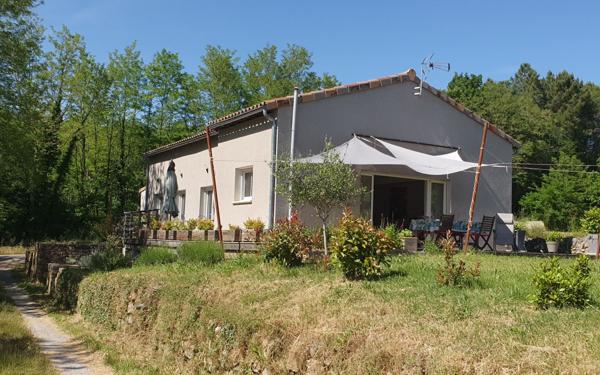 Maison à vendre    5 pièces •  Lablachère