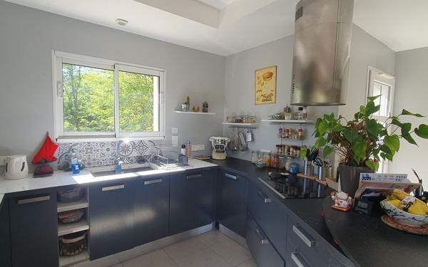 Maison à vendre    5 pièces •  Lablachère