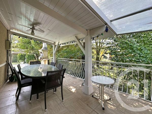 Maison à vendre  4 pièces - 131 m 2   GRIGNY  - 69