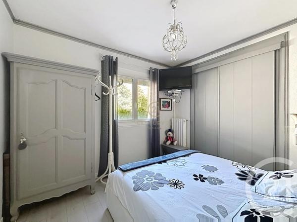 Maison à vendre  4 pièces - 131 m 2   GRIGNY  - 69