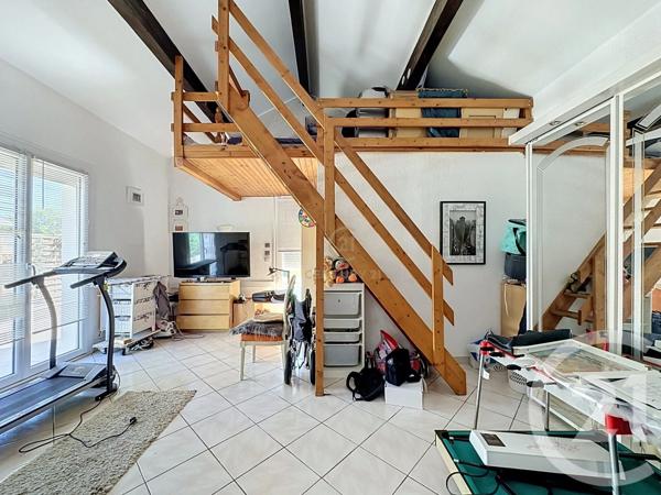 Maison à vendre  4 pièces - 131 m 2   GRIGNY  - 69