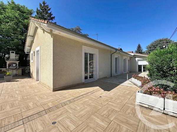 Maison à vendre  4 pièces - 131 m 2   GRIGNY  - 69