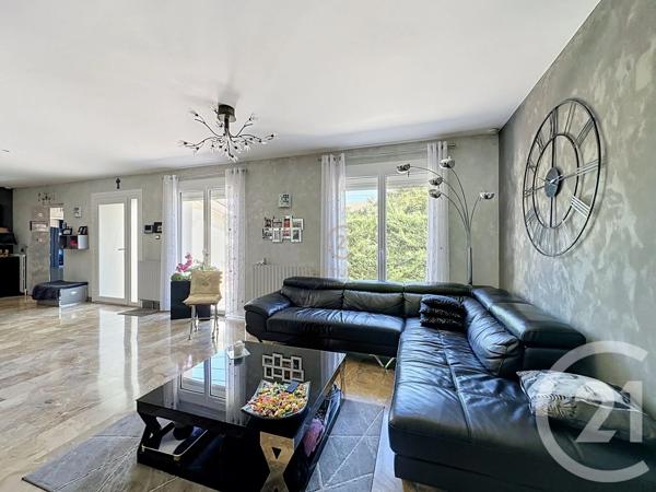 Maison à vendre  4 pièces - 131 m 2   GRIGNY  - 69