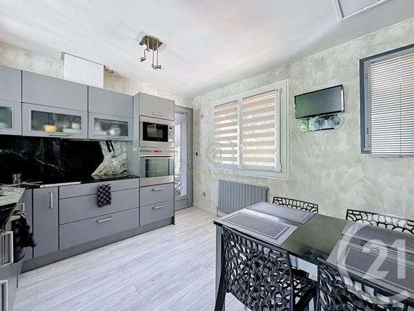 Maison à vendre  4 pièces - 131 m 2   GRIGNY  - 69