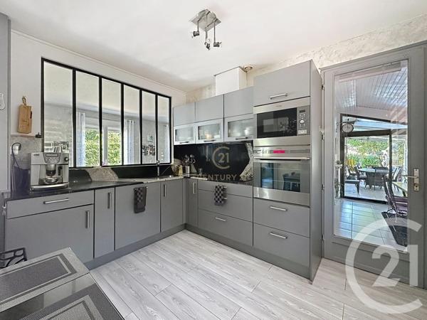 Maison à vendre  4 pièces - 131 m 2   GRIGNY  - 69