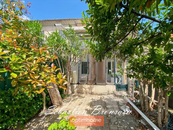 Charmante maison de ville avec jardin — Carpentras centre