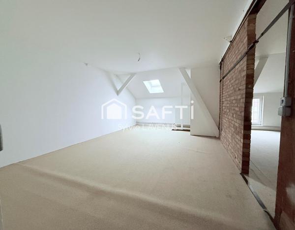 A VAILLY S/AISNE 02, MAISON DE 180 M2 AVEC CAVE ET GARAGE, SUR SON TERRAIN CLOS DE 685 M2.