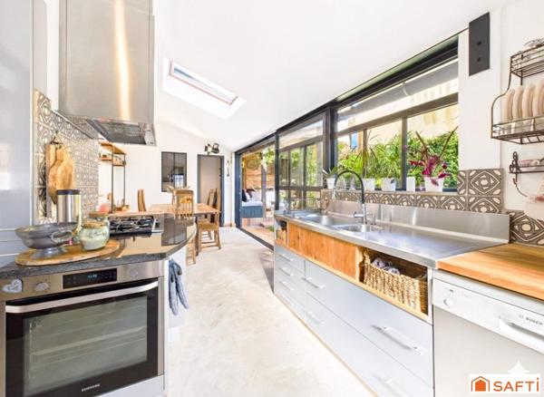 Magnifique Maison de Ville T6 195m2 avec Local professionnel, jardin et piscine!!!