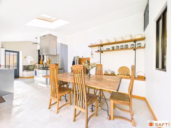 Magnifique Maison de Ville T6 195m2 avec Local professionnel, jardin et piscine!!!
