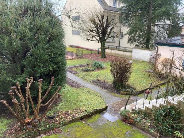 Appartement à louer 3 pièces 77.29m² Montbéliard (25200)