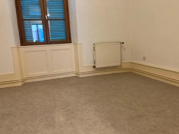 Appartement à louer 3 pièces 77.29m² Montbéliard (25200)