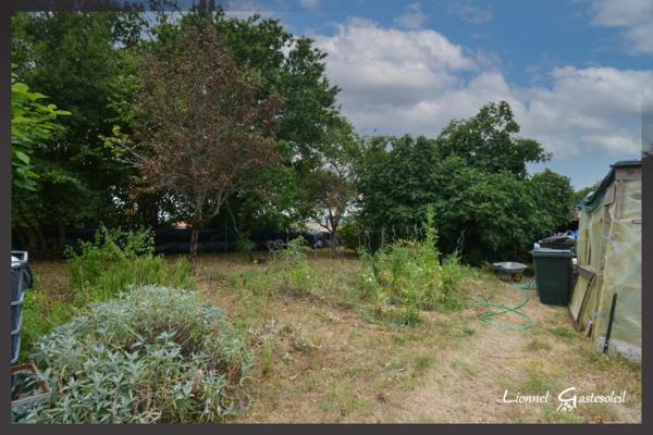 Maison à vendre de plain pieds 2/3 chambres sur la communes de Vélines en Dordogne (24)