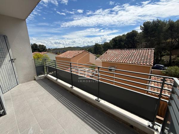 SEPTEMES LES VALLONS - Appartement T3 de 57,12 m2 + terrasse + 1 place de parking extérieure privative