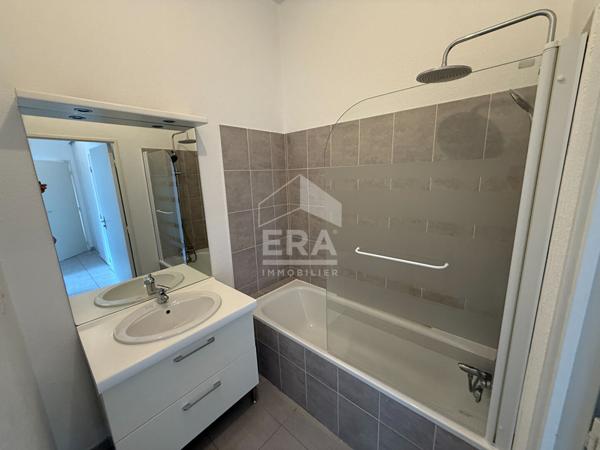 SEPTEMES LES VALLONS - Appartement T3 de 57,12 m2 + terrasse + 1 place de parking extérieure privative