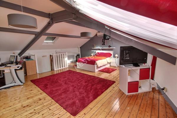 MONTREUIL, 260 METRES DU METRO CROIX DE CHAVAUX, MAISON DE VILLE ENTIEREMENT RENOVEE.