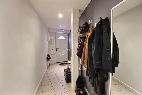 MONTREUIL, 260 METRES DU METRO CROIX DE CHAVAUX, MAISON DE VILLE ENTIEREMENT RENOVEE.