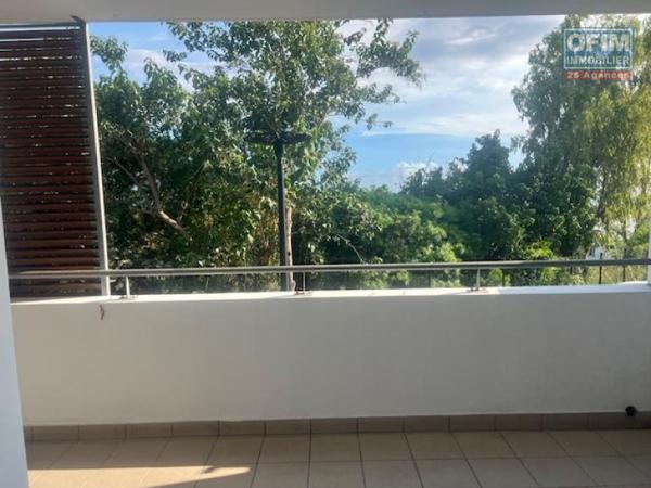 A louer appartement de type T4 dans une petite résidence proche école et petite vue mer