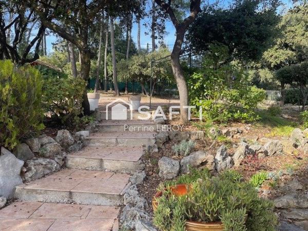 Trans en Provence, villa traditionnelle de plain pied de 145m² sur une parcelle de 2945m².