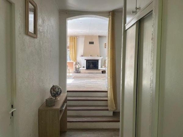 Trans en Provence, villa traditionnelle de plain pied de 145m² sur une parcelle de 2945m².