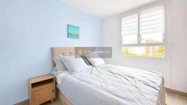 Vente                                                      Appartement
                        
                     3 pièces                      54 m2                     à Fréjus