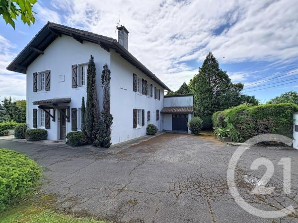 Maison à vendre  8 pièces - 181,34 m 2   ARCANGUES  - 64