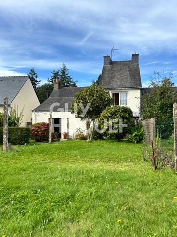 Maison bourg Elven de 78 m² de surface habitable, terrain clos de 451 m², avec un grand potentiel