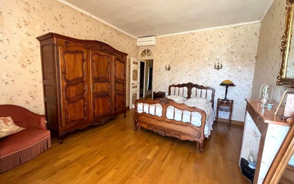 Maison à vendre    6 pièces •  Mèze