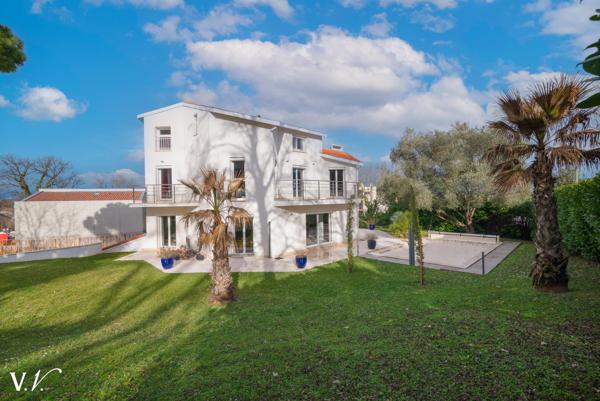Ramonville centre maison T7 de 220 m² avec piscine