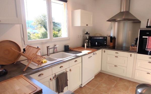 Maison à vendre    4 pièces •  Vallon-Pont-d'Arc