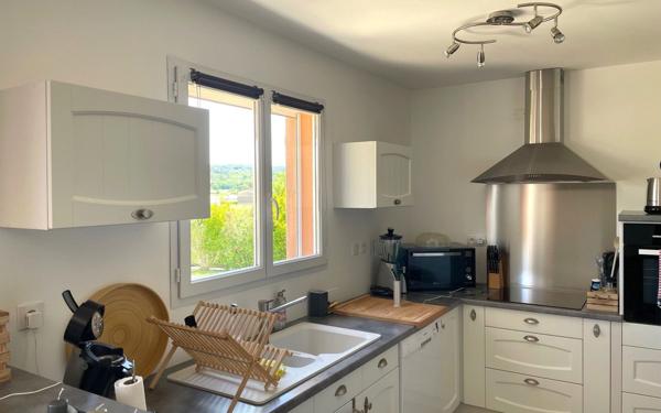 Maison à vendre    4 pièces •  Vallon-Pont-d'Arc