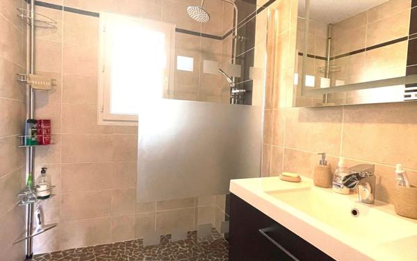 Maison à vendre    4 pièces •  Vallon-Pont-d'Arc