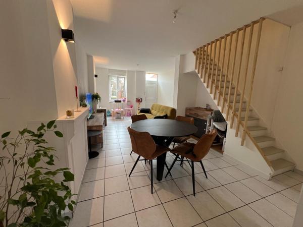 Exclusivité Meilleursbiens ,Idéal primo- accédant , Maison avec cour et Parking à Là Bassée