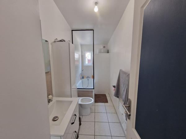 Exclusivité Meilleursbiens ,Idéal primo- accédant , Maison avec cour et Parking à Là Bassée