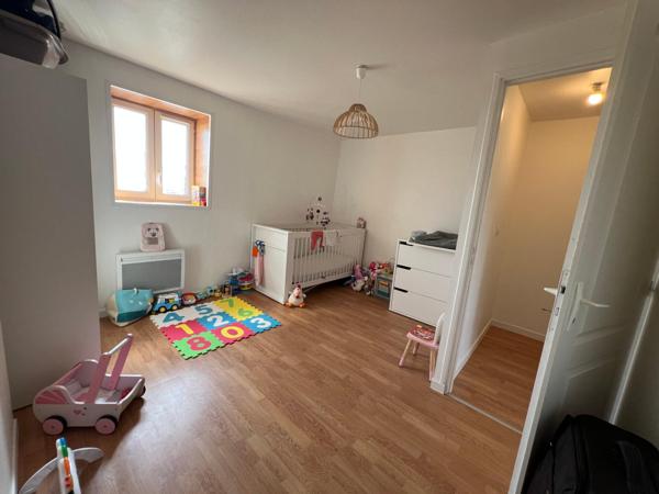 Exclusivité Meilleursbiens ,Idéal primo- accédant , Maison avec cour et Parking à Là Bassée