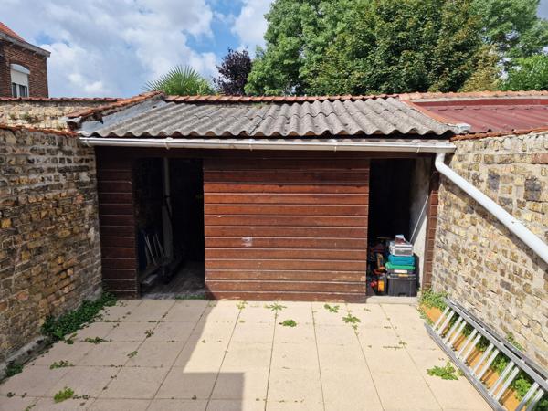 Exclusivité Meilleursbiens ,Idéal primo- accédant , Maison avec cour et Parking à Là Bassée