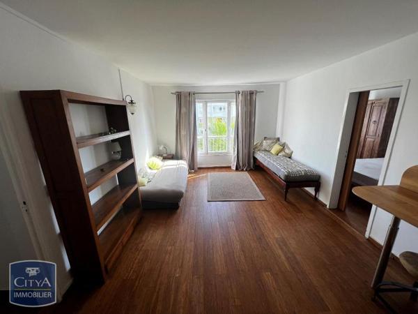 Appartement à louer 2 pièces 46.56m² Saint-Denis (97400)